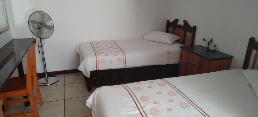 5 Bedroom Property for Sale in Pellissier Free State